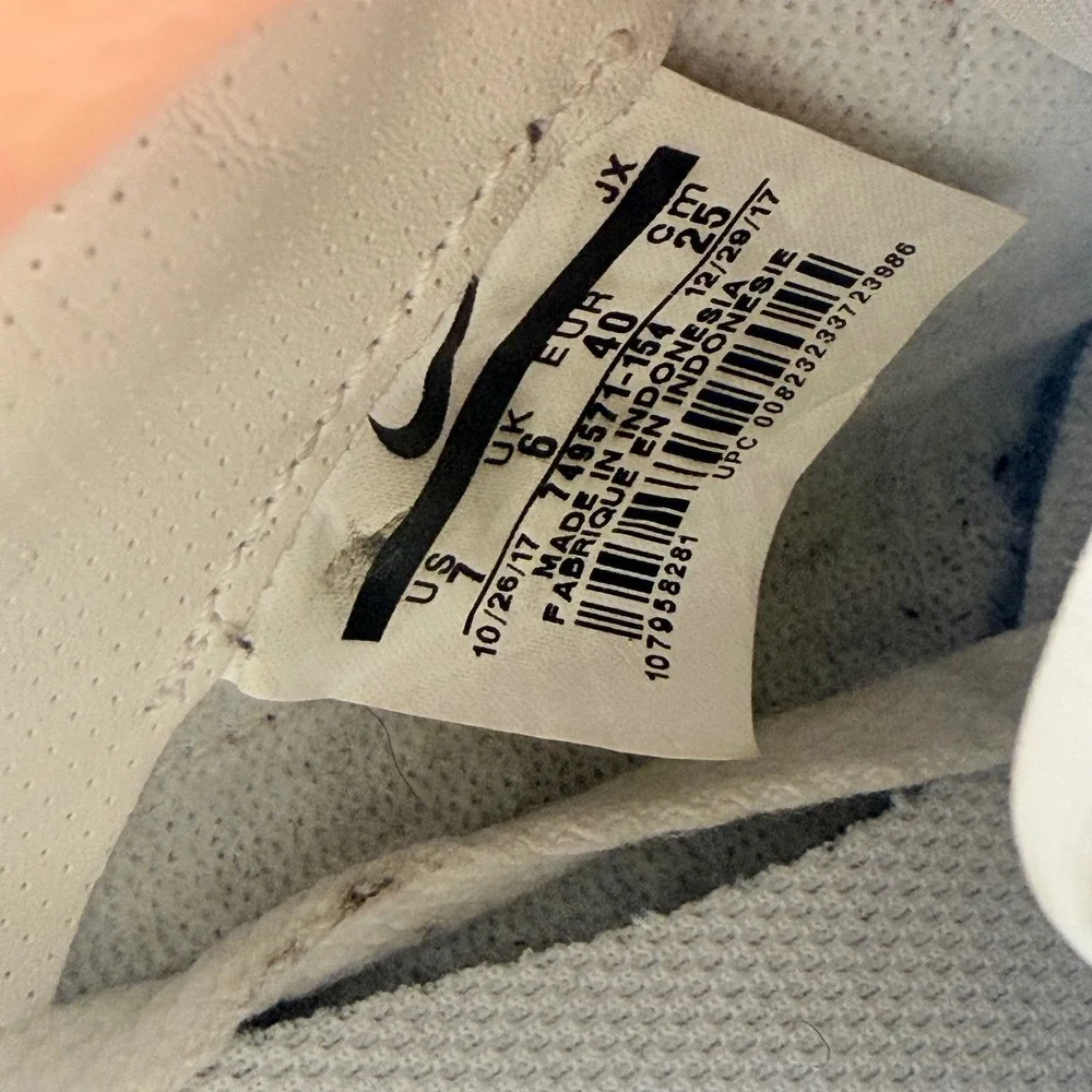 Size 6.5 Nike Cortez Basic Sneakers Womens White Excellent Classic Leather Retro